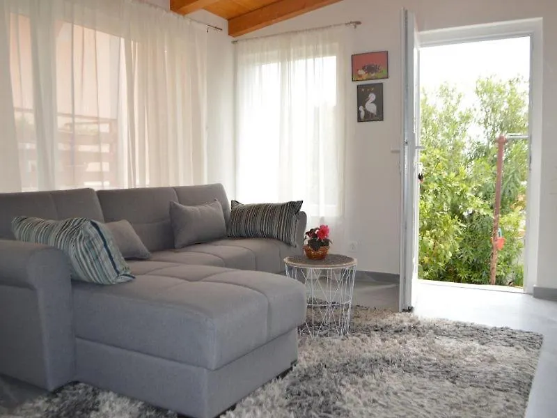 Apartman Julija Poljana  Apartment Poljana (Ugljan)